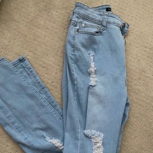 Women's Lightwashed Ripped Jeans